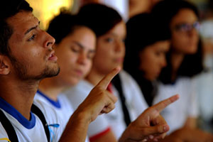 Escolas municipais do Rio poderão ter ensino de Libras no currículo