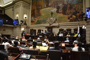 Câmara debate condições de trabalho dos camelôs na cidade do Rio