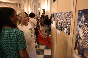 Câmara do Rio promove exposição com fotos de alunos de curso popular