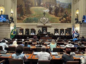 Câmara recebe profissionais da saúde para debater piso salarial